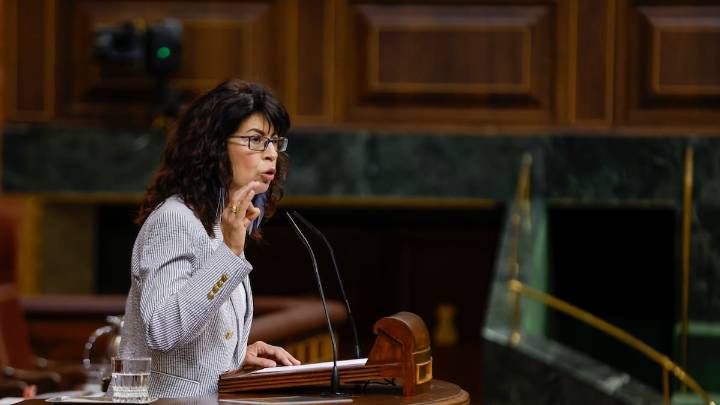 Redondo pide frenar la "desinformación" después de los fallos de las pulseras antimaltrato