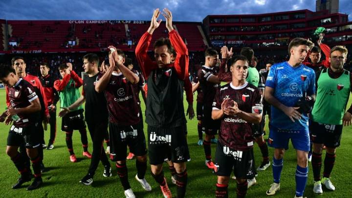 Colón no se salvó por mérito propio, pero seguirá en la Primera Nacional