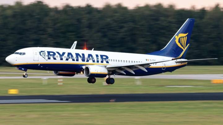 Ryanair reducirá un 45% su capacidad en el aeropuerto de Zaragoza este invierno
