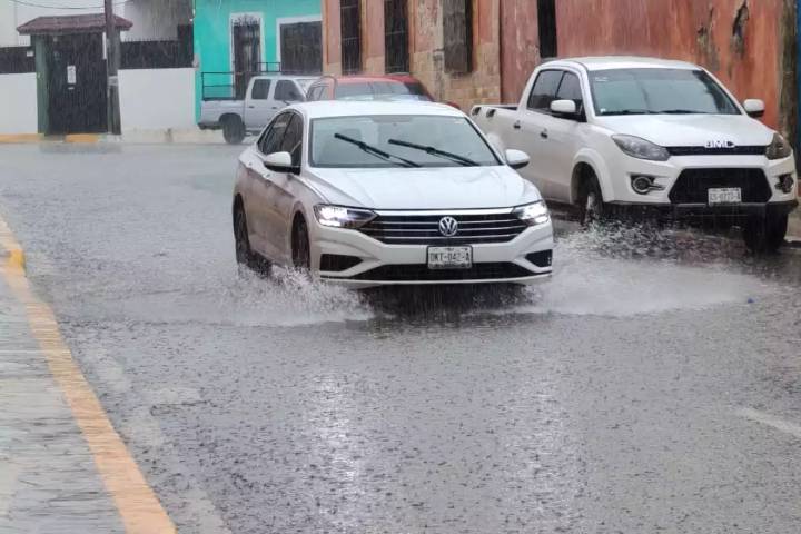 ¡No olvides el paraguas! Advierten posibles lluvias en el Grito de Independencia en Campeche