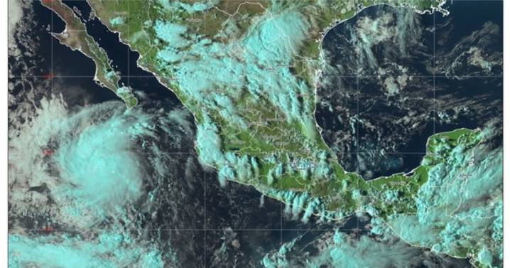 Tormenta tropical Mario avanza frente a Baja California Sur; provoca lluvias y oleaje elevado