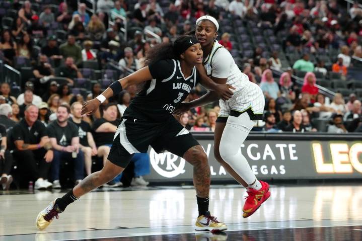 Deadspin | Aces sail past Sky for 15th consecutive victory