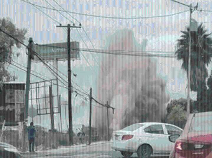 Fugas de agua provocan socavón y cortes en suministro en Tijuana