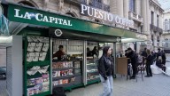 Un kiosco con nueva vida: en Rosario abrió el primer puesto de diarios que suma cafetería