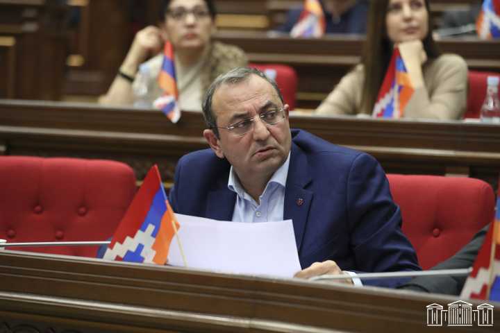 Presentan en Armenia un proyecto para tipificar como delito el negacionismo del Genocidio Armenio