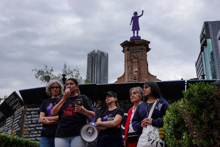 Suman múltiples intentos para desmantelar la Glorieta de las Mujeres que Luchan