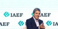 “Gracias a todos los que salieron de sus cuevas”: el mensaje de Caputo en redes cuando el dólar rozó la banda de flotación