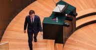 «La cobardía personificada»: Almeida carga contra el silencio de Sánchez ante el fallo de las pulseras antimaltrato