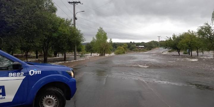 El drama tras la tormenta de Santa Rosa: en un pueblo de Córdoba cayeron más de 300 milímetros de agua y quedó aislado