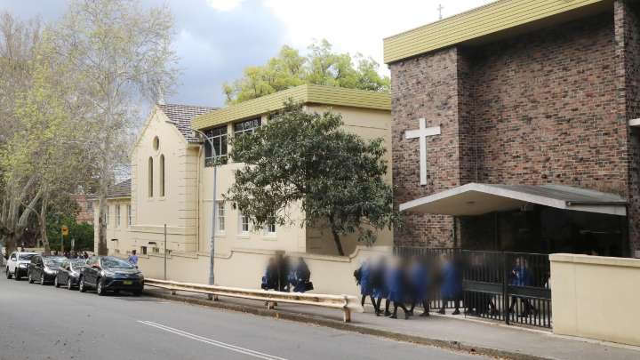 Loreto Kirribilli forced to shut classrooms after private girls school's ‘spontaneous rave’ spiralled out of control, hundreds of students sent home