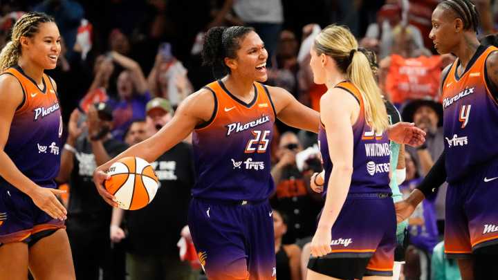 DeWanna Bonner's iconic shot seals Game 3 win for Phoenix over NY