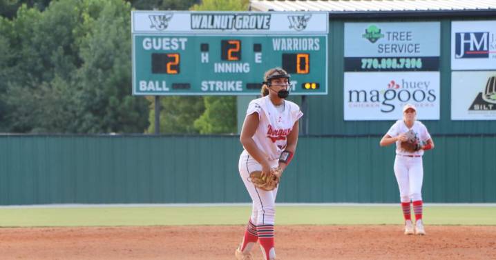 Lady Dogs defeat Walnut Grove 15