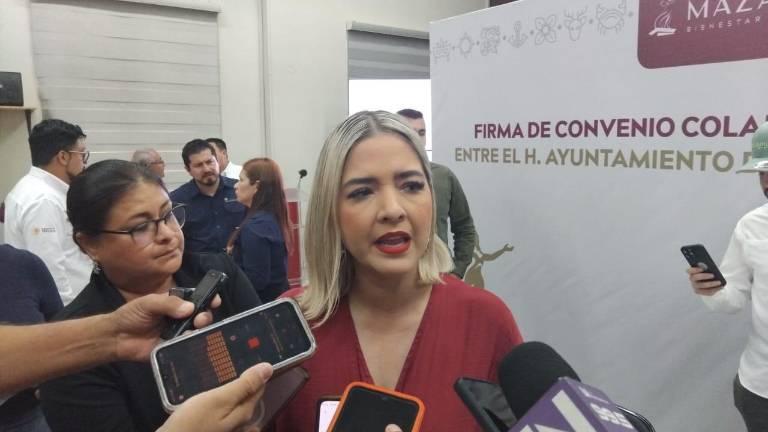 Anuncia Alcaldesa intensificación de bacheo en Mazatlán