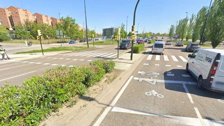 Una conductora de 64 años choca contra un árbol en Zaragoza y da positivo en droga