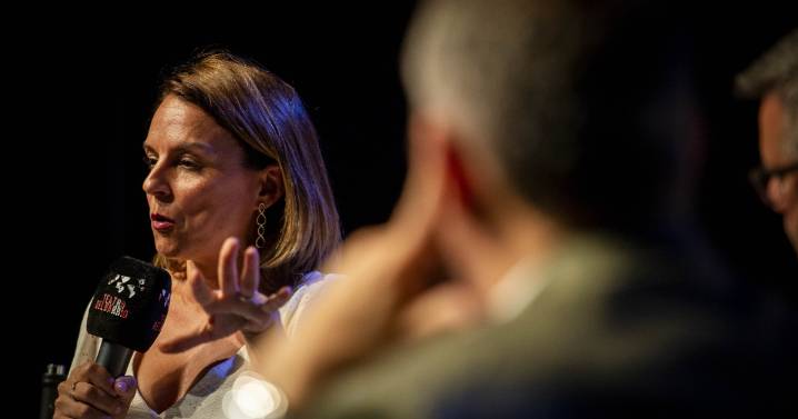 Dos diputadas de Podemos votan a favor de una propuesta de Vox en el Congreso
