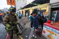 Incendio destruye puestos en galería de artesanías del Cercado de Lima