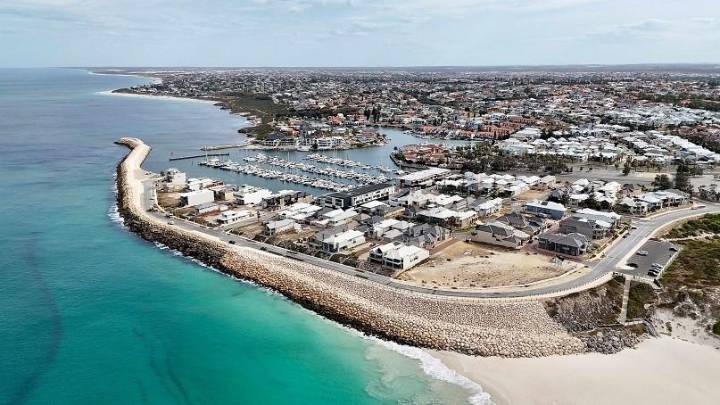 Mindarie Marina: Residents push for fishing, swimming and night