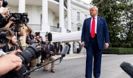 Trump encabeza multitudinario homenaje a Charlie Kirk, activista asesinado en Utah