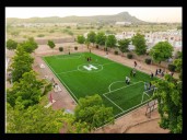 Inauguran Toño Astiazarán y familias de Villa Merlot nueva cancha de futbol con pasto sintético