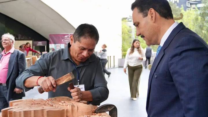¡Toño Martín del Campo impulsa a empresarios de Jesús María con exposición de muebles y artesanías!