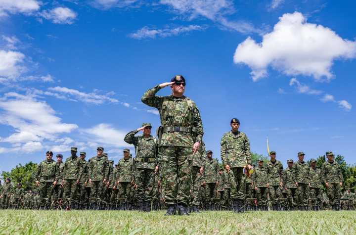 ”El Ejército tiene más de 181 mil efectivos. No hay debilitamiento en las Fuerzas Militares”: MinDefensa
