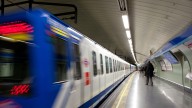 Le ceden el asiento en el Metro de Madrid y ella lo rechaza por este motivo: se lo llegó a 'espetar' a una joven en el vagón