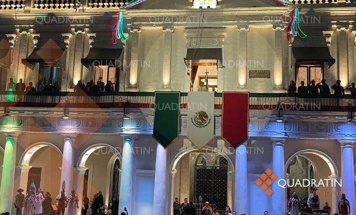 Rocío Nahle, primera gobernadora de Veracruz da Grito de Independencia