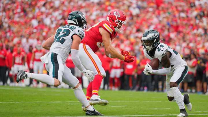 Drew Mukuba's interception helps Eagles beat Chiefs
