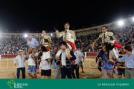 Manuel Caballero irrumpe como matador en la orgía triunfalista de Albacete: un palco mamporrero convierte la plaza en un after