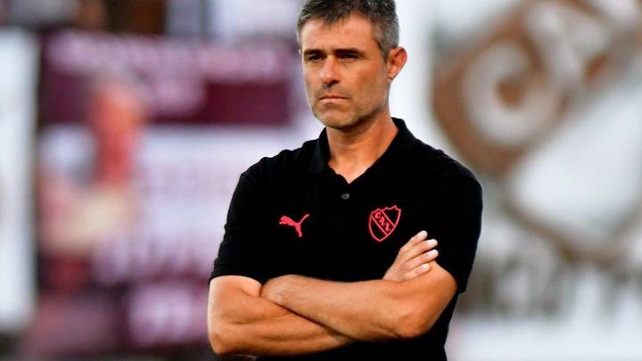 Independiente, ahora sin DT: Julio Vaccari presentó la renuncia tras la caída ante Banfield
