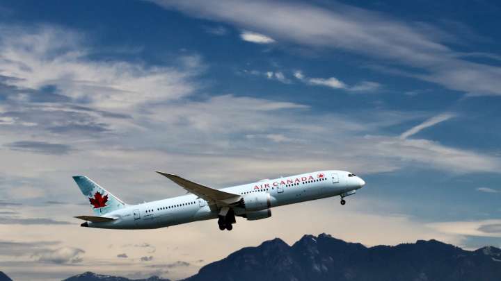 Canadian Snowbirds Concerned Over Winter Travel As Air Canada Cuts Another Florida Route Just Months After Its Debut