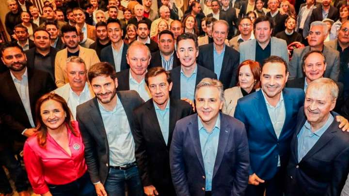 Palos para Milei desde la cumbre de gobernadores de Provincias Unidas