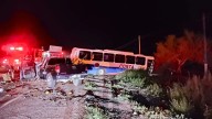 Choque frontal entre camión urbano y camioneta deja 11 heridos en el ejido El Triunfo en Hermosillo