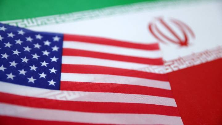 US Begins Deporting Hundreds of Iranians After Rare Deal With Tehran