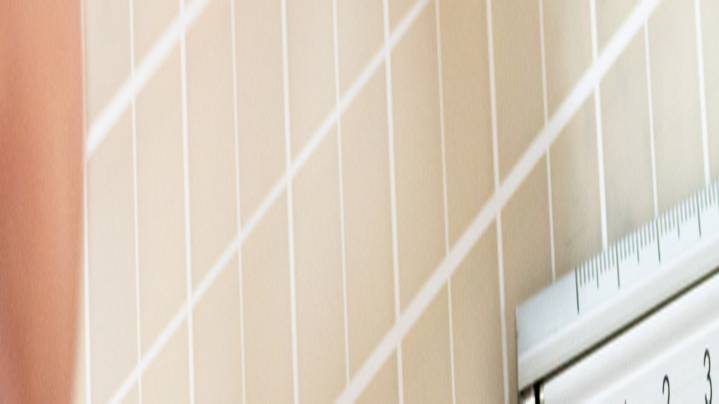The Affordable Hack To Make Sure Your Peel-And-Stick Flooring Is Truly Renter Friendly