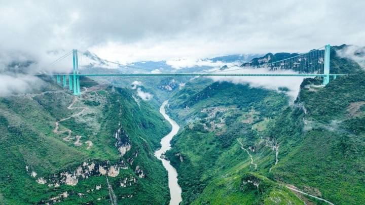 Huajiang Grand Canyon Bridge in China cuts travel time from 2 hours to 2 minutes