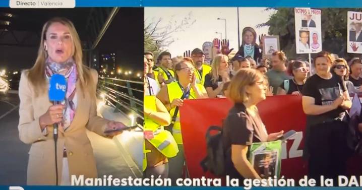 Una reportera de TVE se posiciona en su directo en el Telediario: «Hemos vuelto a pedir la dimisión de Mazón»