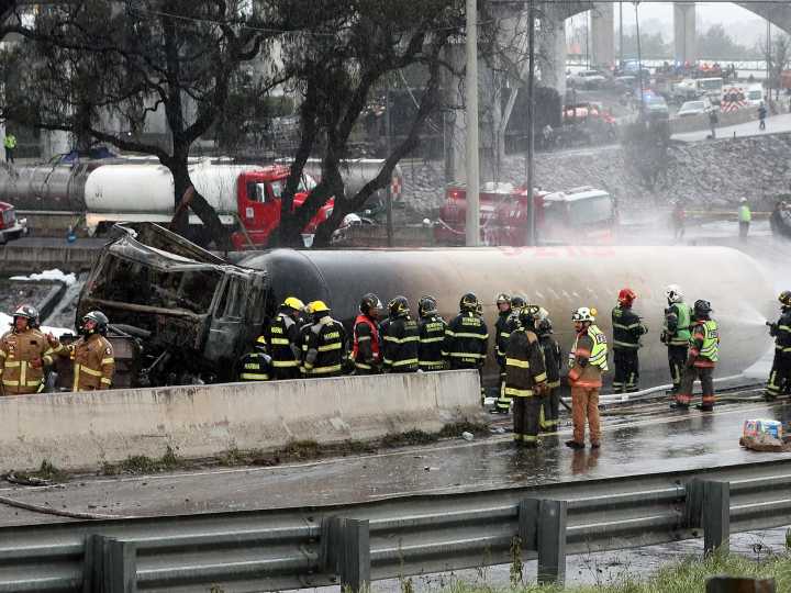 Qué pasó en México: la principal hipótesis sobre la explosión del camión de gas que dejó al menos ocho muertos
