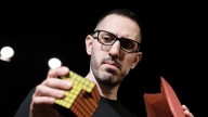 Adrián Lacroix, el mago argentino que deslumbró a Copperfield y Blaine, llega a Rosario