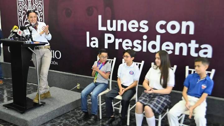 Alumnos destacados en matemáticas asisten al “Lunes con la Presidenta”