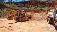 Construyen vialidad agrícola en el municipio Bolívar del estado Sucre