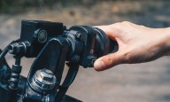 Provocan daños a motocicleta