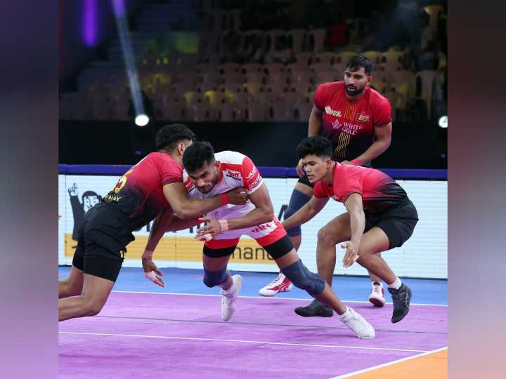 UP Yoddhas survive Alireza Mirzaian's heroics, defeat Bengaluru Bulls in tie