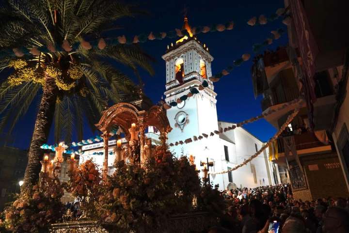 La Virgen de la Cinta regresa junto a Huelva al cielo del Conquero
