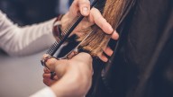 Por qué muchas personas se cortan el cabello después de una ruptura: la explicación de la psicología