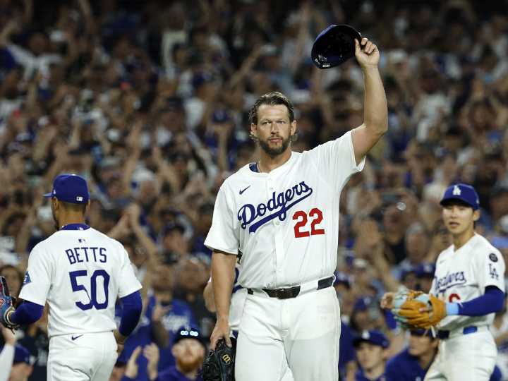 Kershaw igualó dos marcas distintas en la misma salida