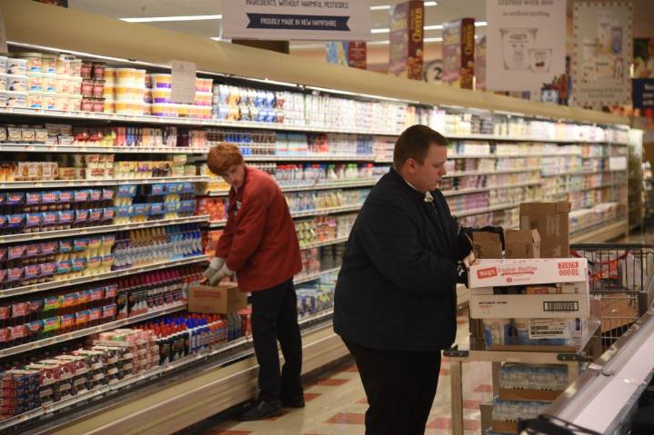 Mainers’ economic outlook varies by party, income, according to UNH poll