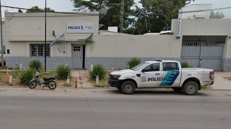 La Plata: entraron a una casa, rompieron todo y dejaron una desagradable “sorpresa”