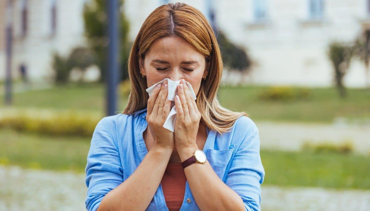 ¿Por qué no se deben minimizar los síntomas de alergia?