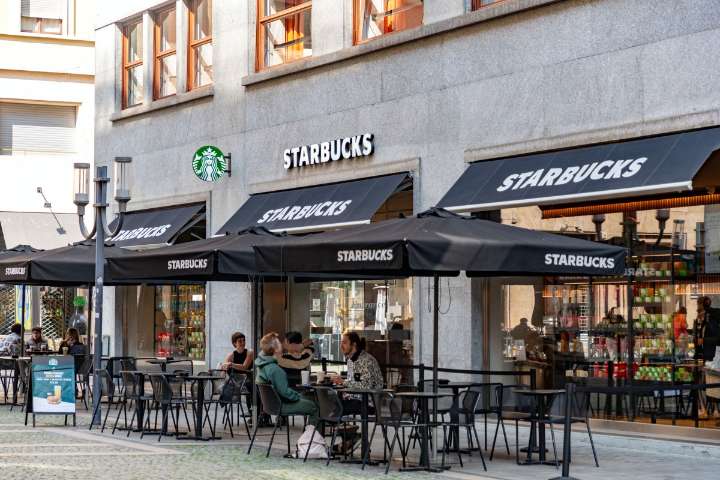 Starbucks cerrará 90 sucursales en 2026